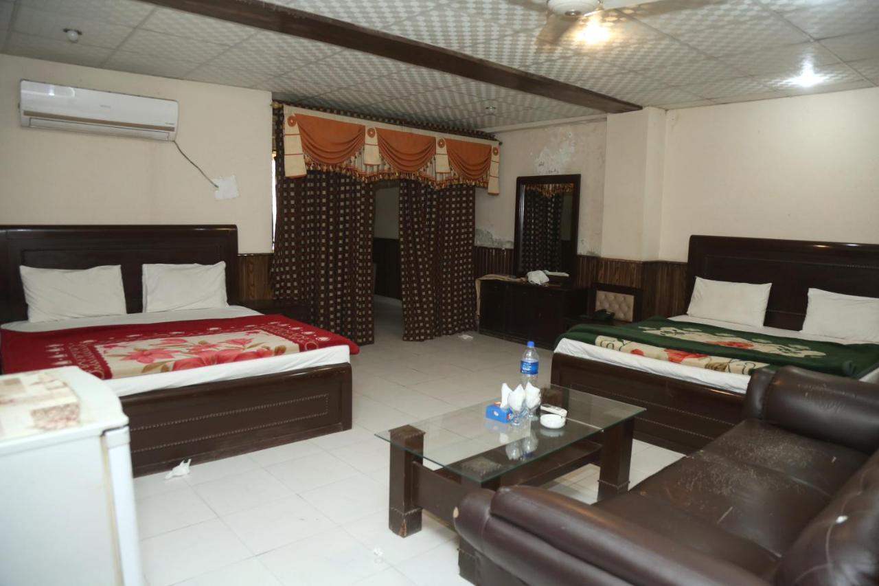 ملتان Hotel Pace Inn المظهر الخارجي الصورة