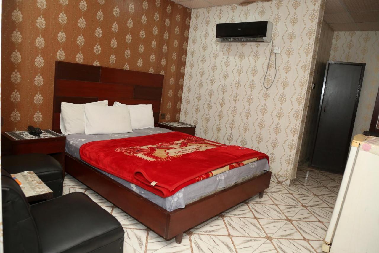 ملتان Hotel Pace Inn المظهر الخارجي الصورة